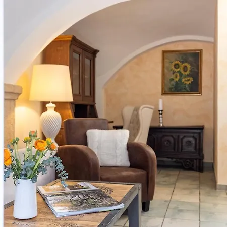 Apartmenthaus Brunnenhof Apartment Papstdorf
