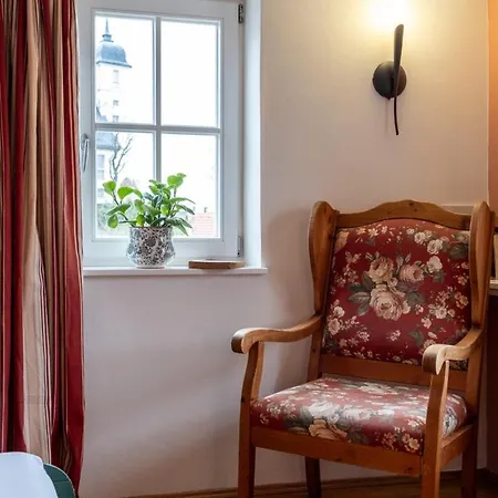 Apartmenthaus Brunnenhof * Papstdorf